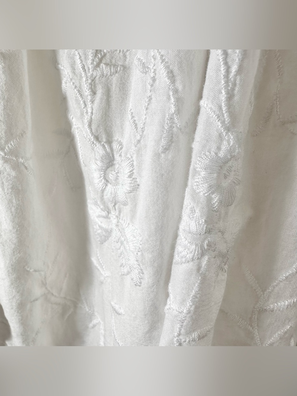 White Peasant Top Medium Short Sleeve Embroidered Lightweight Button-Front - Picture 4 of 9